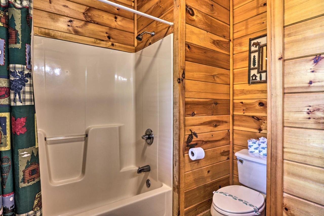 Pigeon Forge Getaway With Covered Patio And Hot Tub! Eksteriør billede