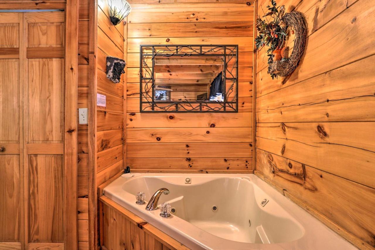 Pigeon Forge Getaway With Covered Patio And Hot Tub! Eksteriør billede