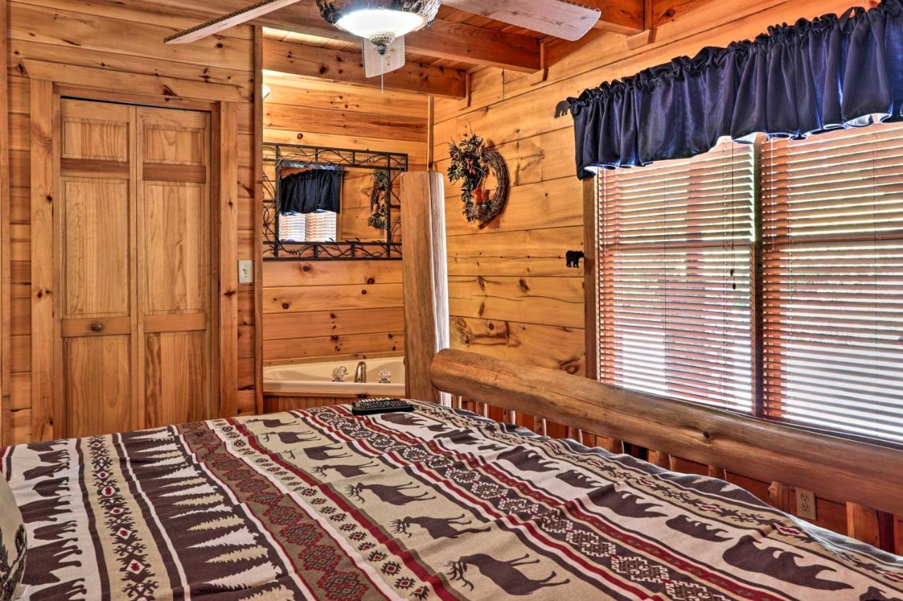 Pigeon Forge Getaway With Covered Patio And Hot Tub! Eksteriør billede