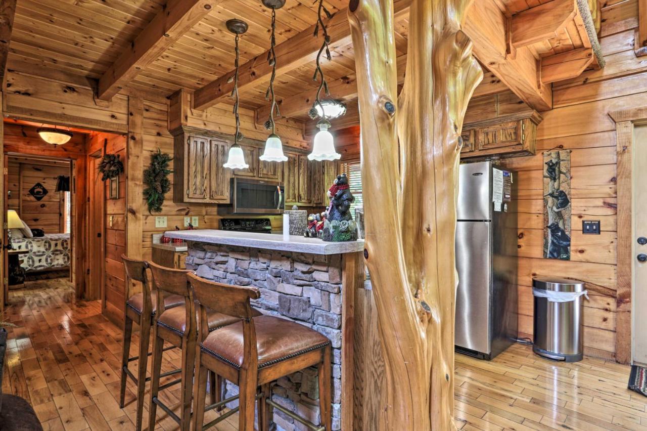 Pigeon Forge Getaway With Covered Patio And Hot Tub! Eksteriør billede