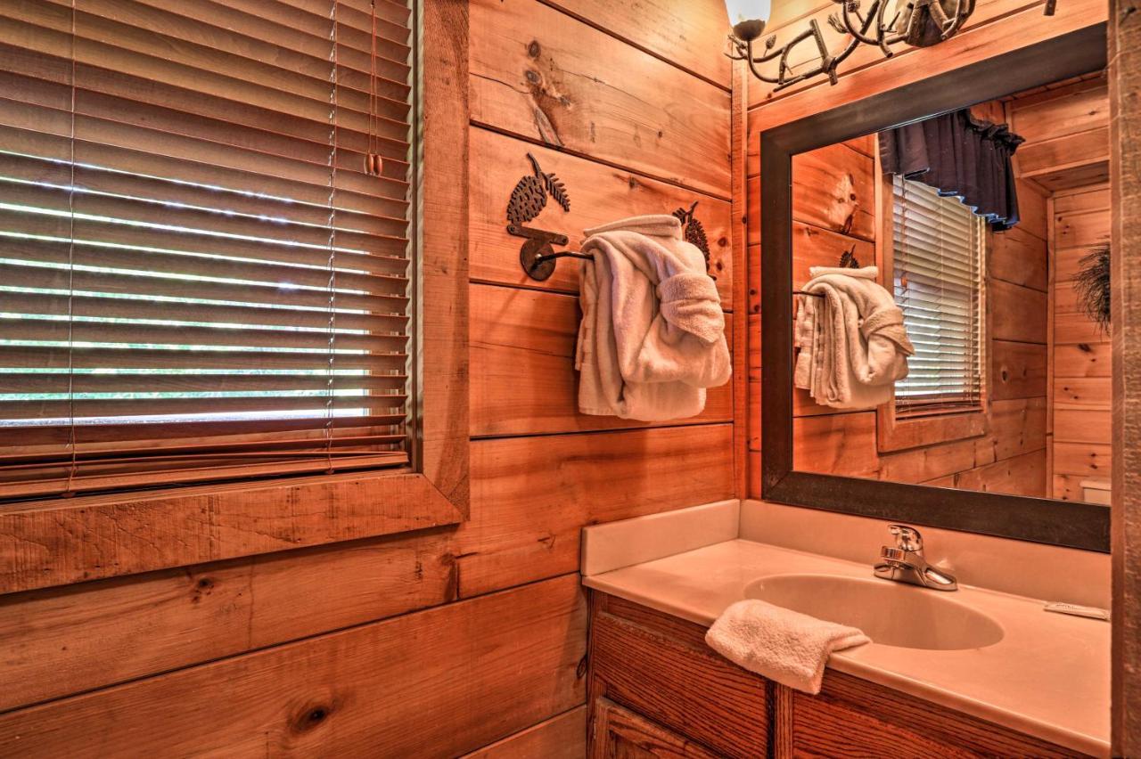 Pigeon Forge Getaway With Covered Patio And Hot Tub! Eksteriør billede